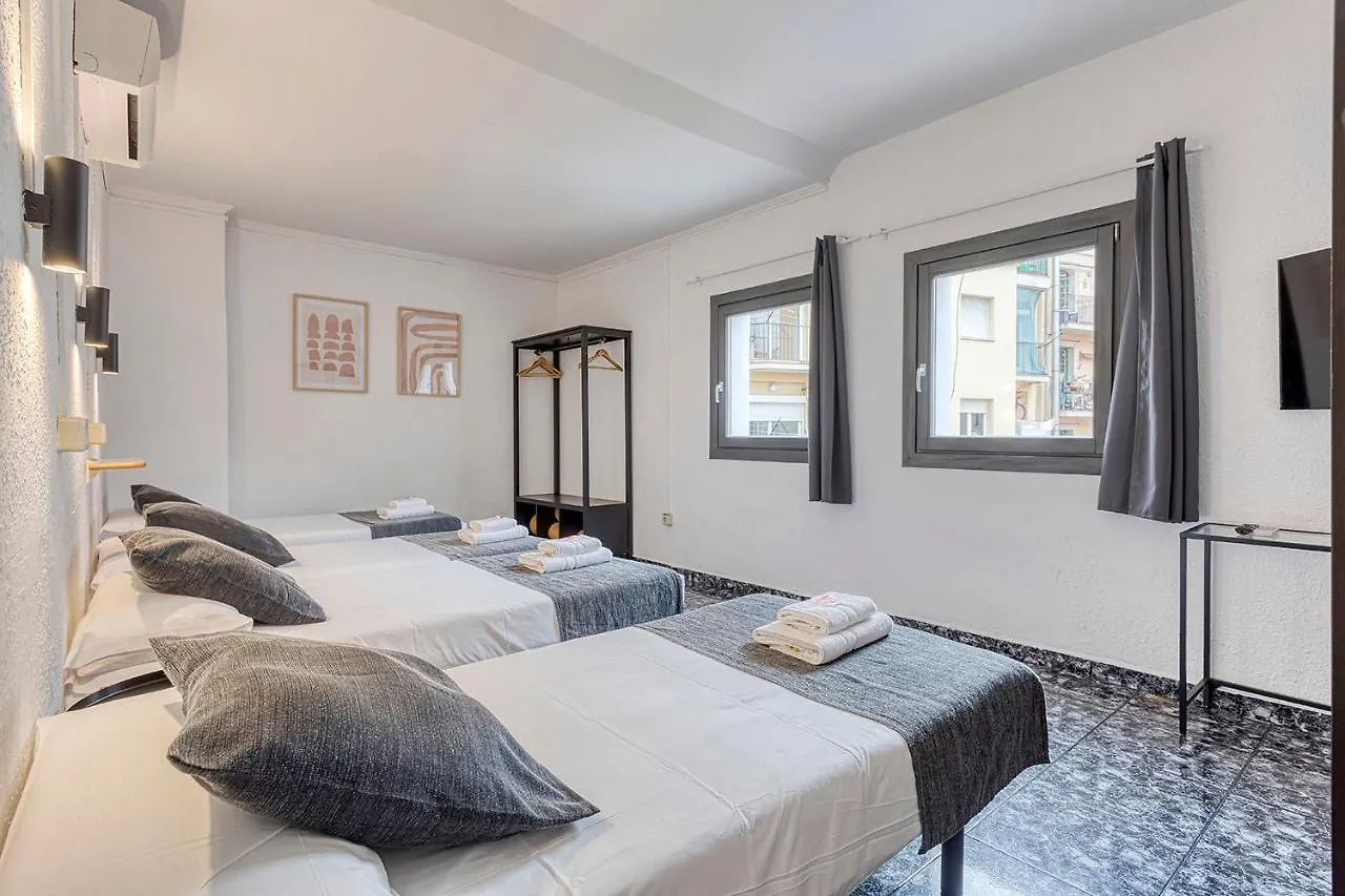 Hostal Bedmates Barcelona Hotell